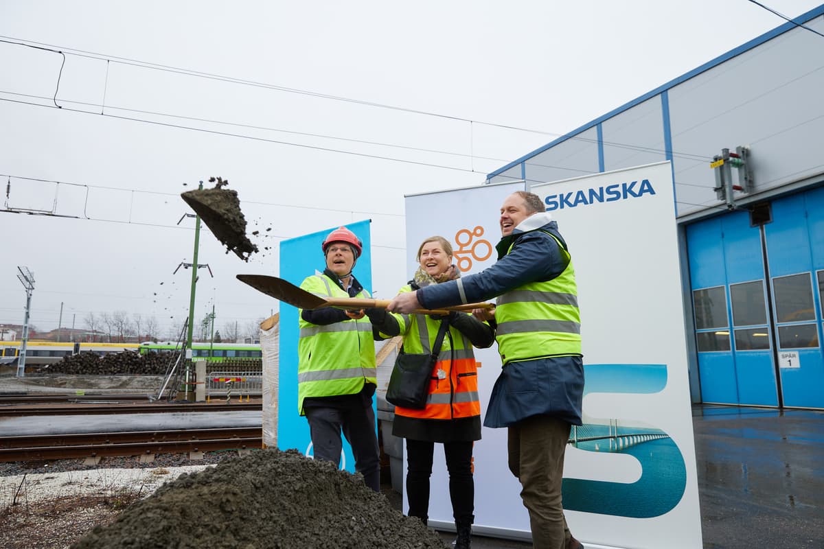 Från vänster, Per-Anders Eriksson regionchef Skanska Sverige, Kerstin Gillsbro vd Jernhusen och Peter Hermansson styrelseordförande Västtrafik