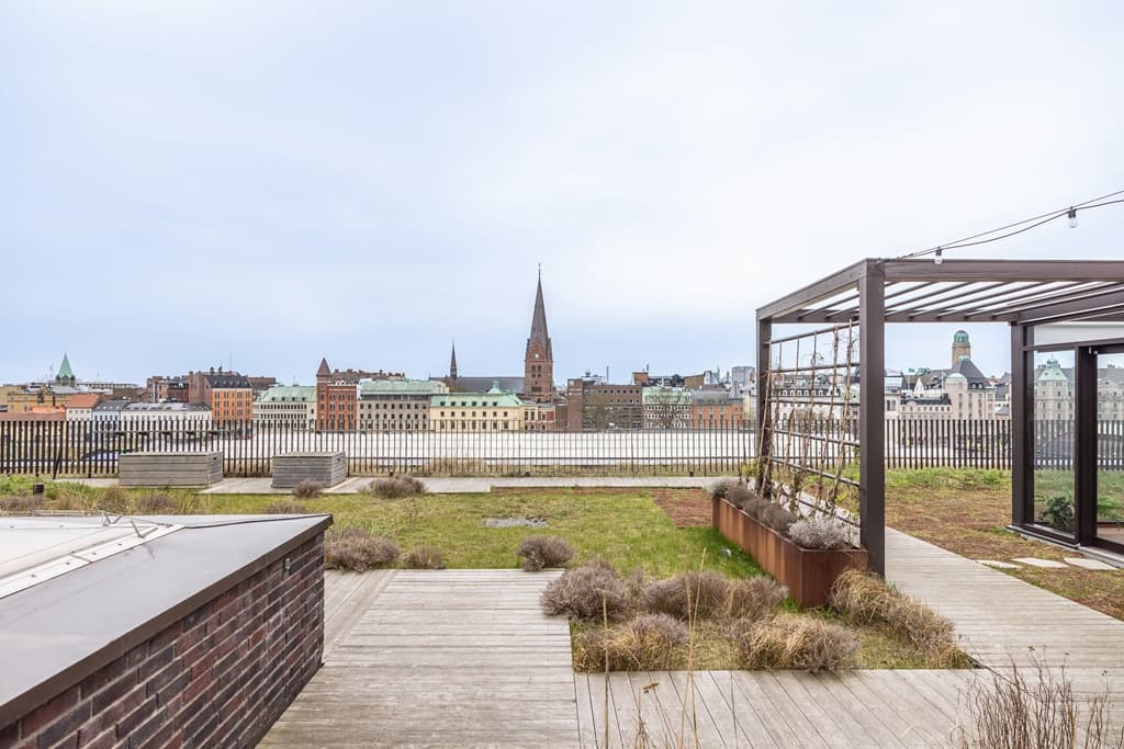 Då är vi uppe på taket å njuter